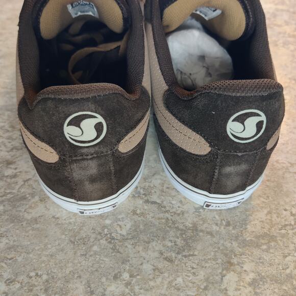 DVS Skateboard Shoes Mens 12 Suede Leather Y2K Milan 2 CT Brand New main image 6
